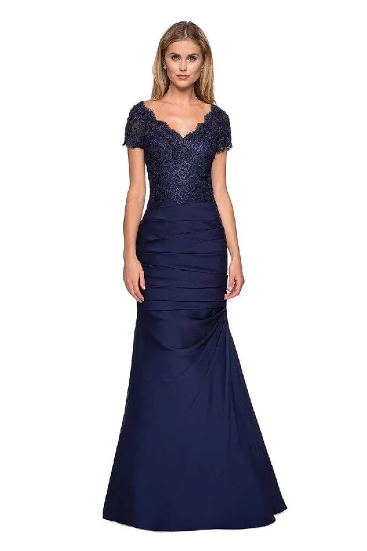 Celebrity Must-have La Femme - Short Sleeve Scalloped Lace Bodice Trumpet Gown 26979SC - 2 pcs Navy In Size 10 and 12 Available