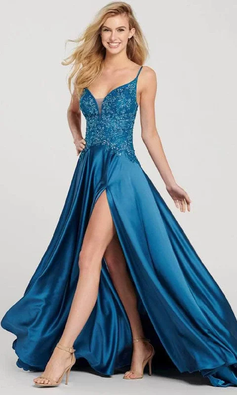 Embroidery Design Ellie Wilde EW119048 - Shimmering Plunging V-neck Long Dress