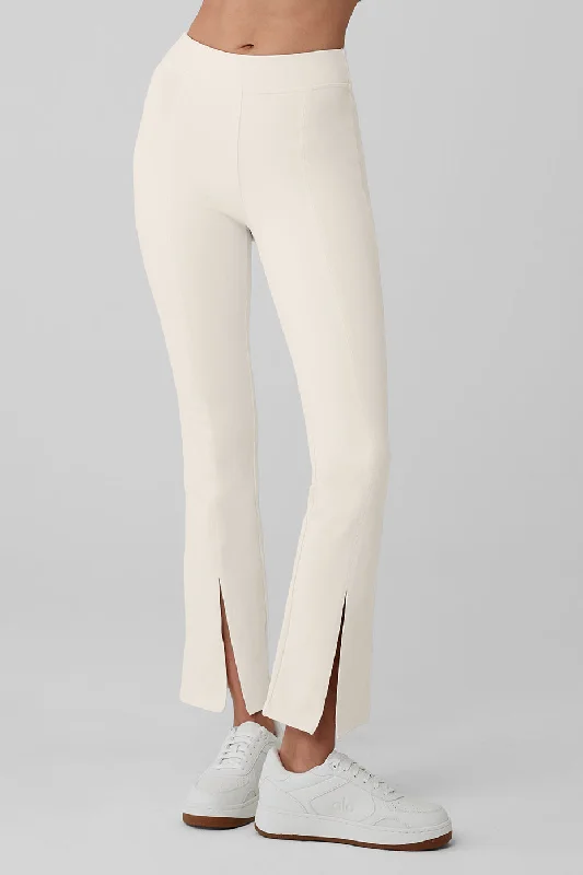 Elegant Design Airbrush High-Waist 7/8 Flutter Legging - Ivory