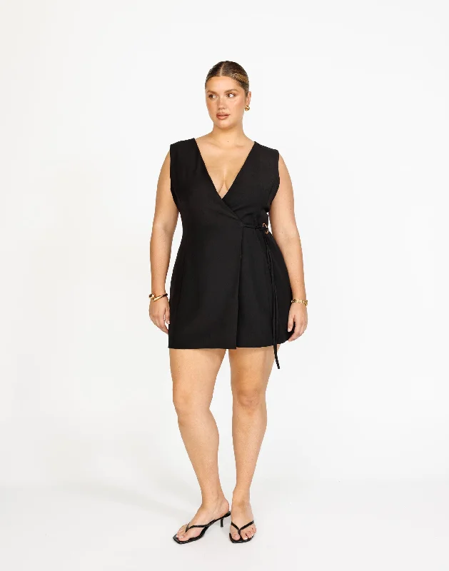 Personalized Outfit Alayna Mini Dress (Black)