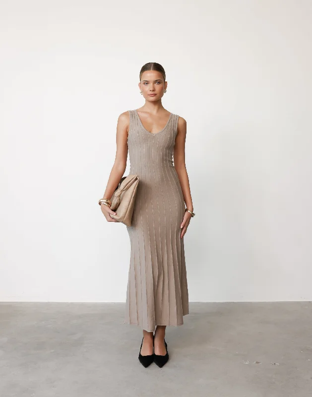 Elegant And Charming Aurelia Maxi Dress (Ash)