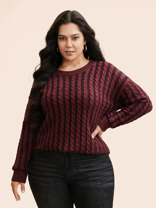 High Street Design Crew Neck Cable Knit Split Hem Pullover
