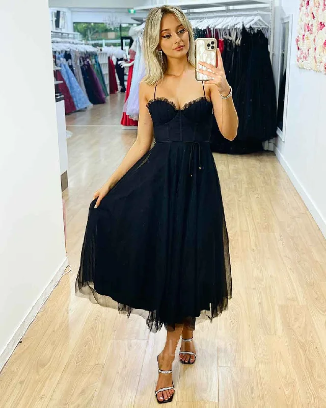 High Street Style Carrie Midi Dress - Black