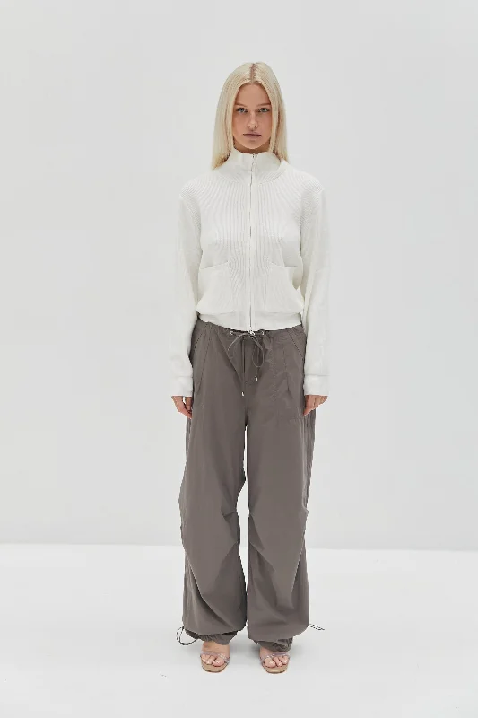 Refreshing Design Emma Zip Up Jumper - White