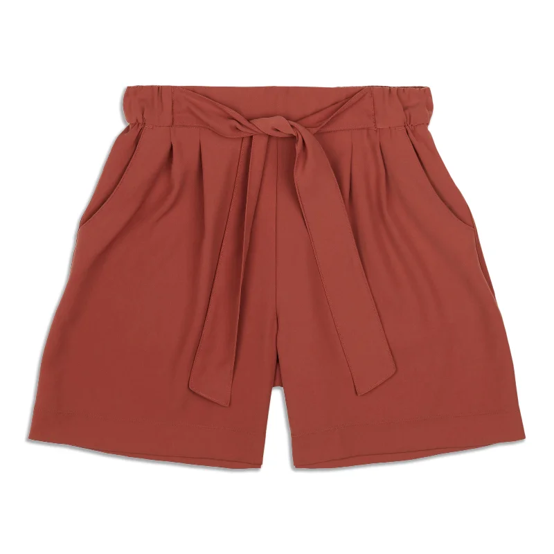 Elegant Temperament Noir Short - Resale