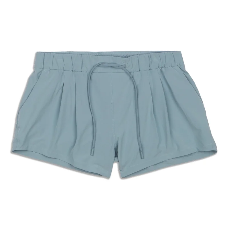 Practical Style Stroll At Sundown Short - Resale