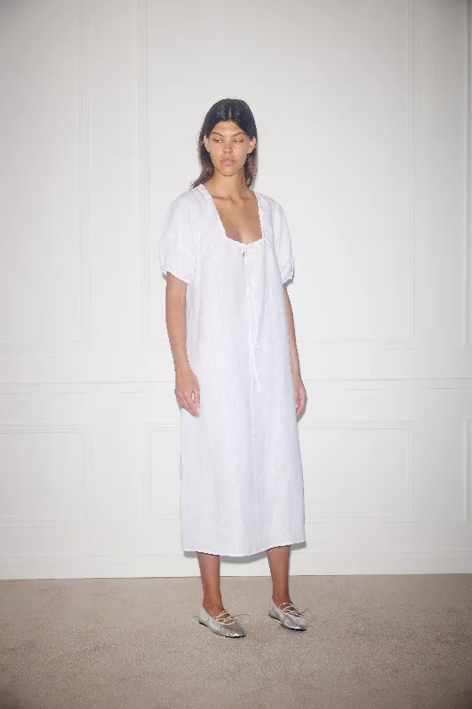 Must-have For Fashion White Curved Seam Midi Dress
