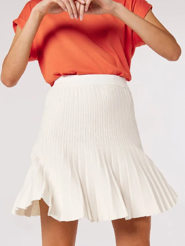 British Fashion Ivory Pleated Knit Skirt