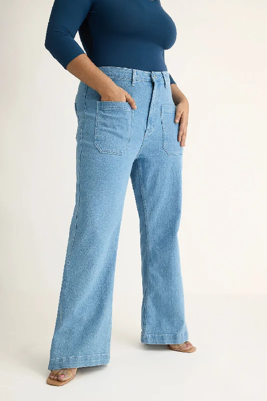 Short Design Siren Front Pocket Bootcut Curve Jeans