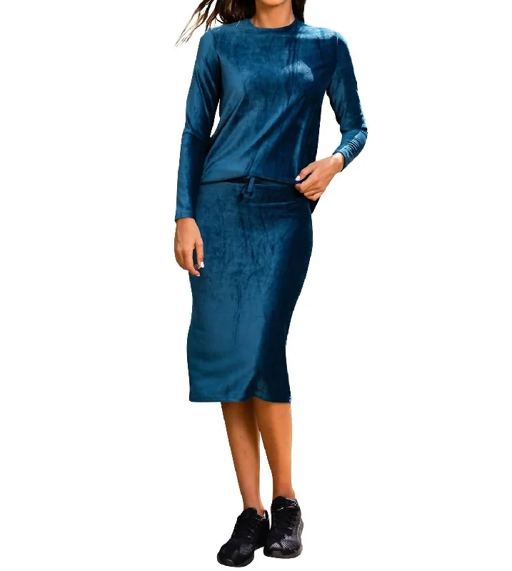 Perfect Tailoring Velour Sport Skirt In Peacock