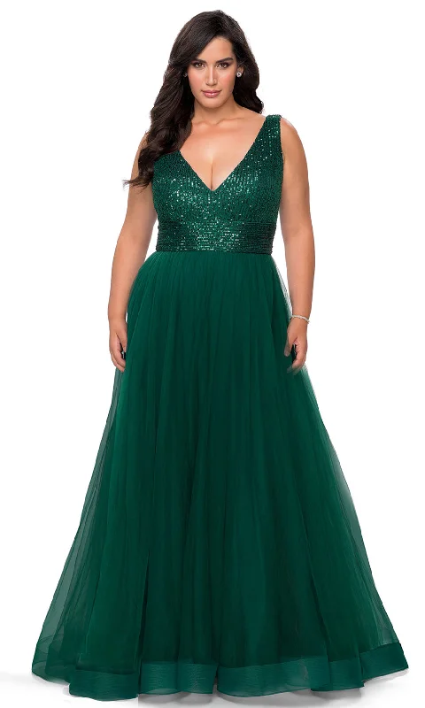 Elegant And Charming La Femme 29045