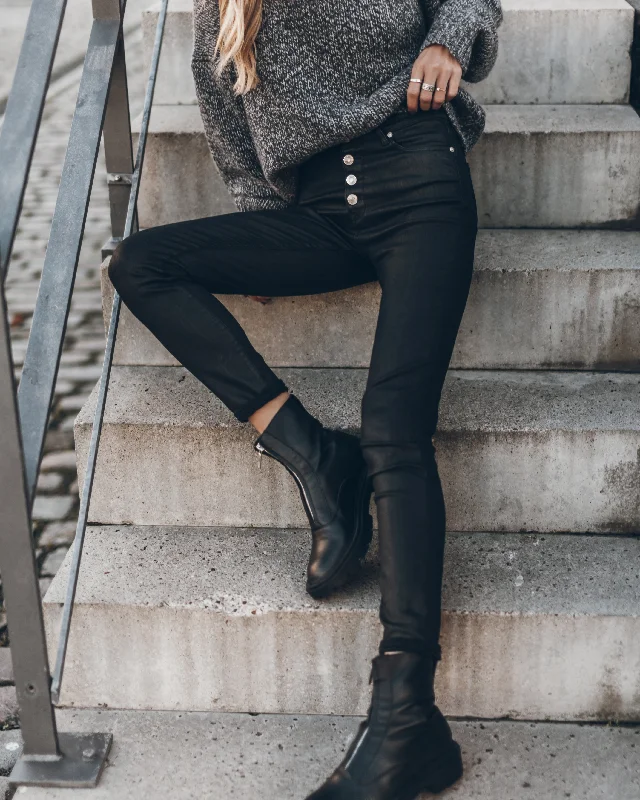 Exquisite Craftsmanship The Black Coated Jeans