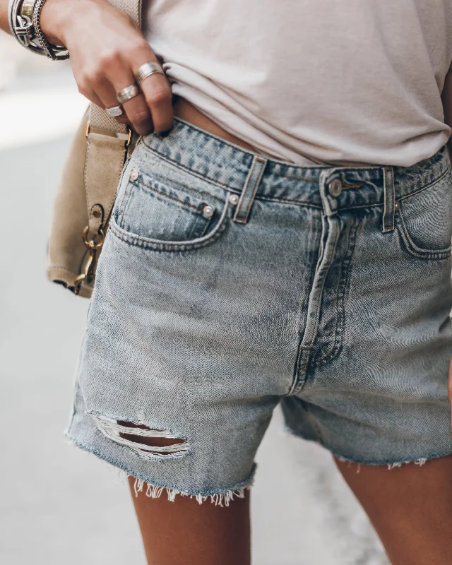 Avant-garde Design The Blue Denim Shorts